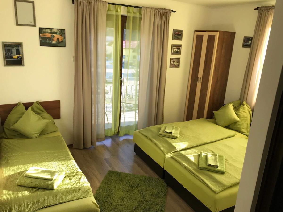 Old'S Car Zimmer & Apartment Vermietung Velden am Woerthersee Ngoại thất bức ảnh