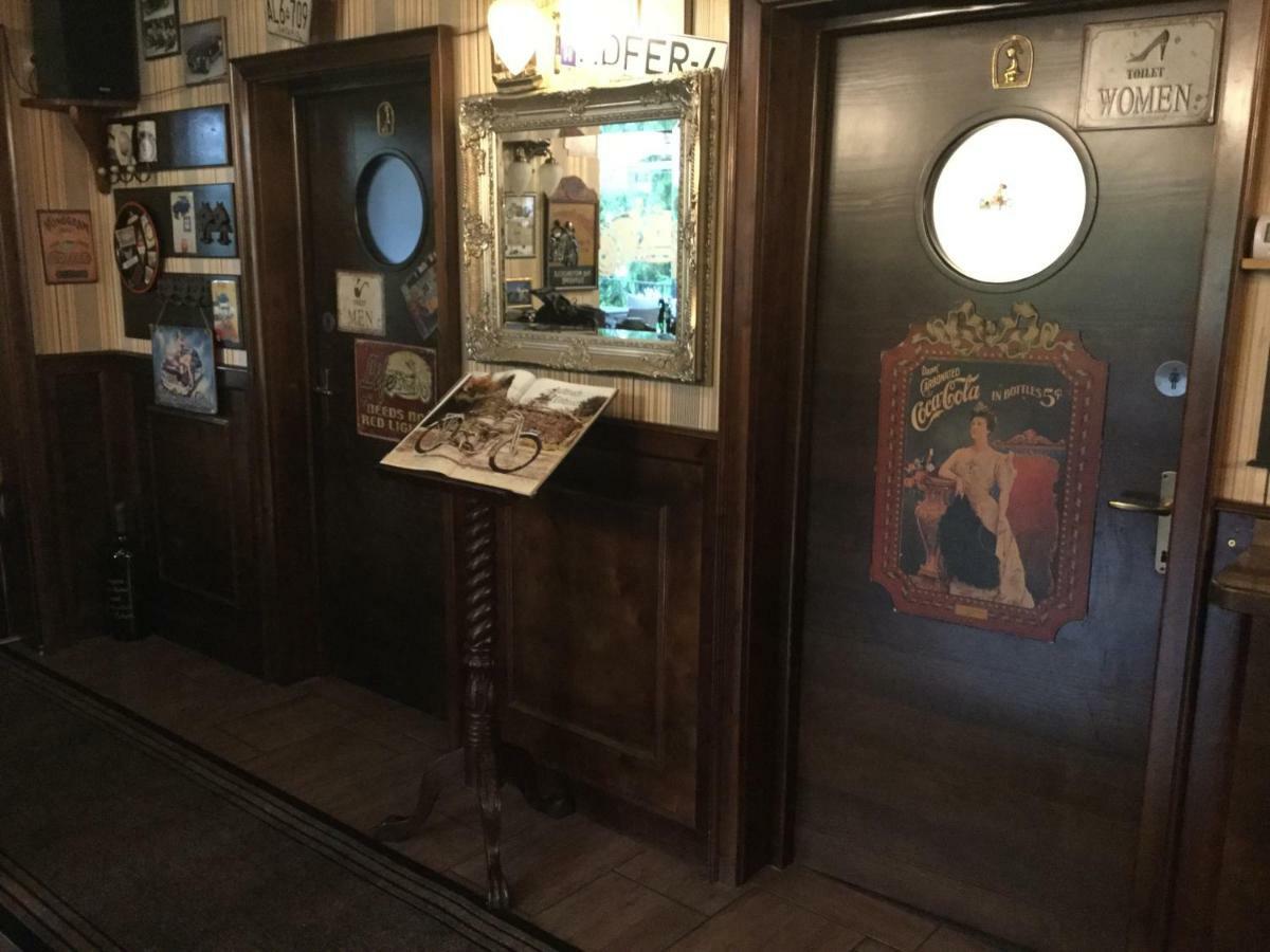 Old'S Car Zimmer & Apartment Vermietung Velden am Woerthersee Ngoại thất bức ảnh