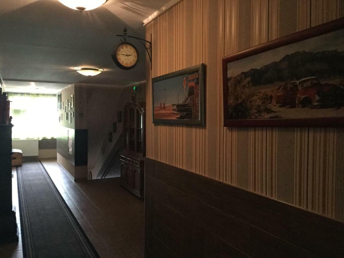 Old'S Car Zimmer & Apartment Vermietung Velden am Woerthersee Ngoại thất bức ảnh
