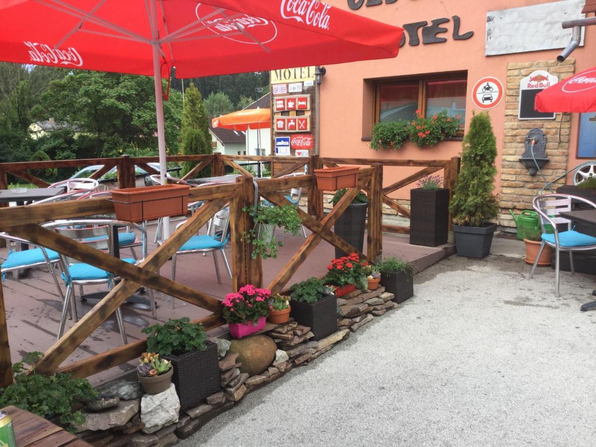 Old'S Car Zimmer & Apartment Vermietung Velden am Woerthersee Ngoại thất bức ảnh